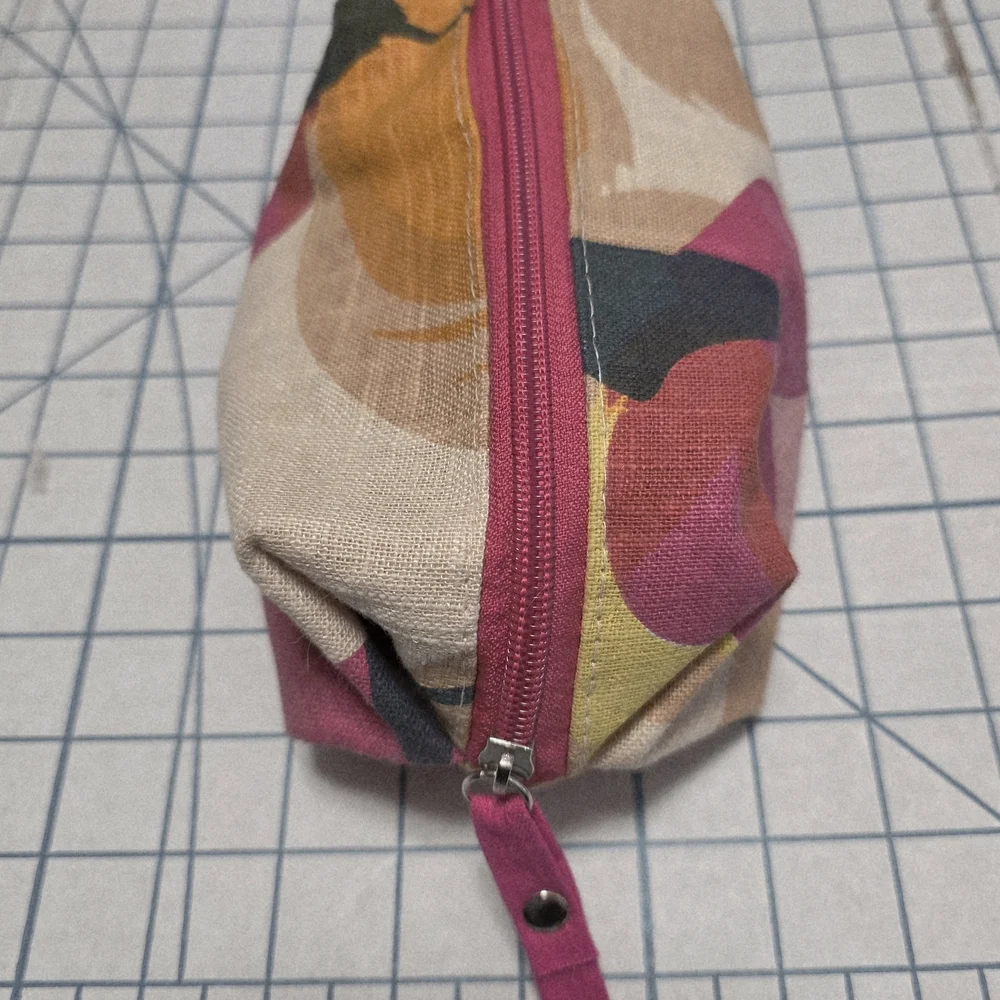 Colorful Women's Cosmetic Bag‎ with Pink Accents, NWOT